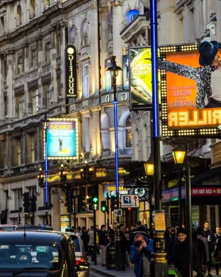 A Beautiful Noise - The Neil Diamond Musical